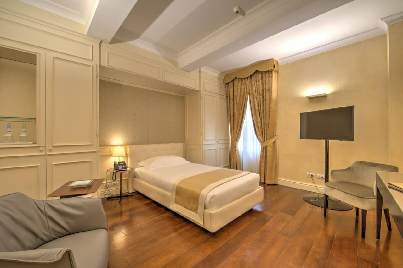 Hotel Rua Frati 48 In San Francesco โมดินา ภายนอก รูปภาพ