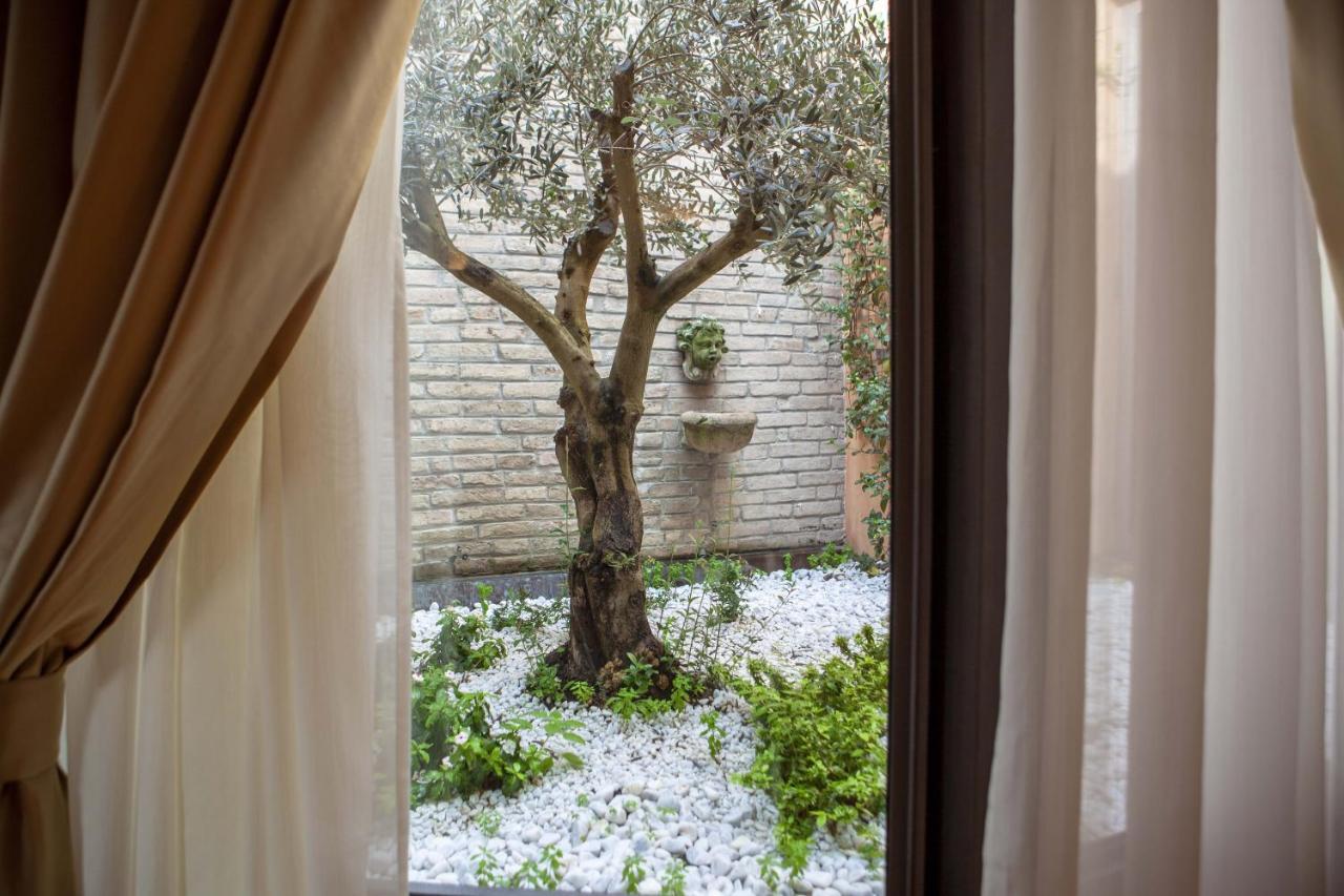 Hotel Rua Frati 48 In San Francesco โมดินา ภายนอก รูปภาพ