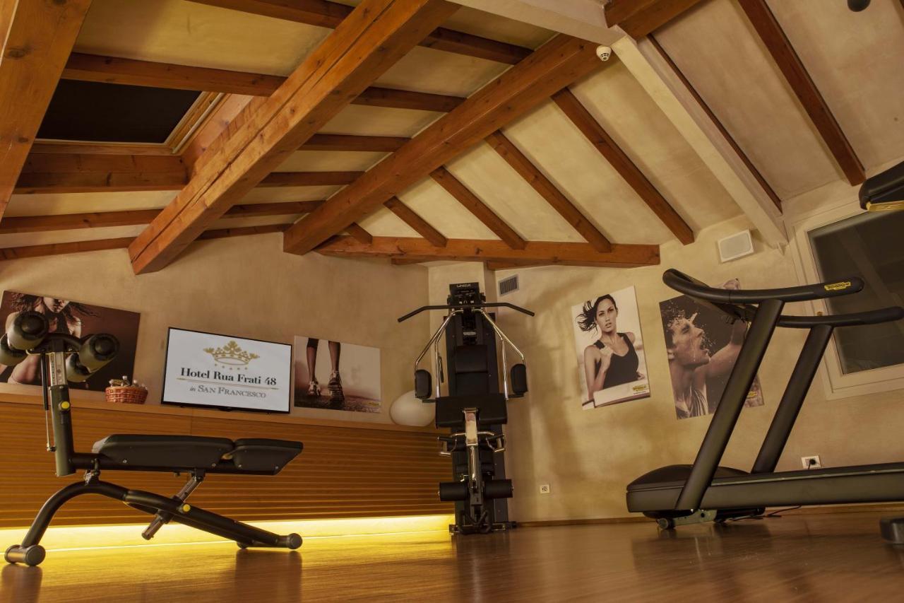 Hotel Rua Frati 48 In San Francesco โมดินา ภายนอก รูปภาพ