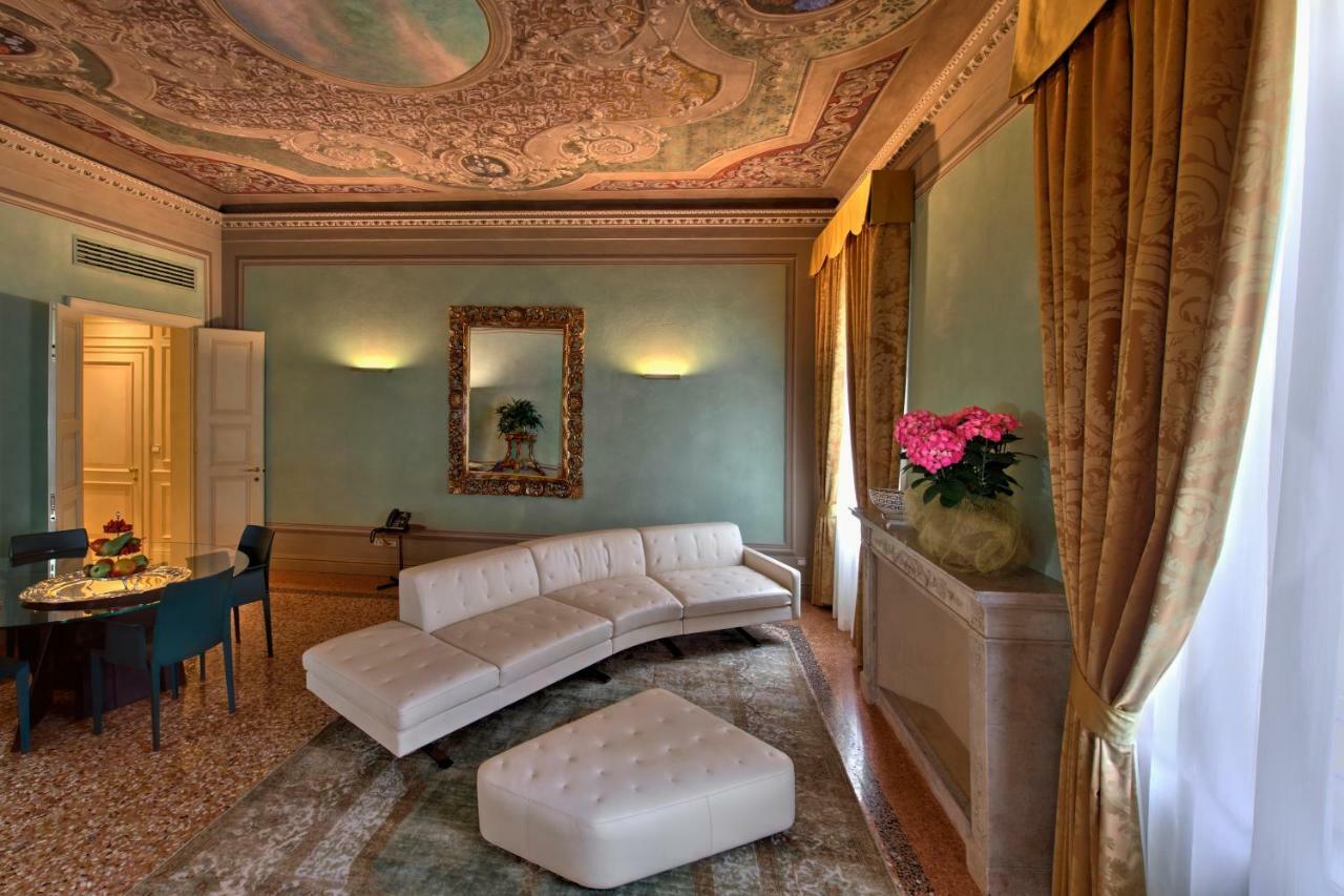 Hotel Rua Frati 48 In San Francesco โมดินา ภายนอก รูปภาพ