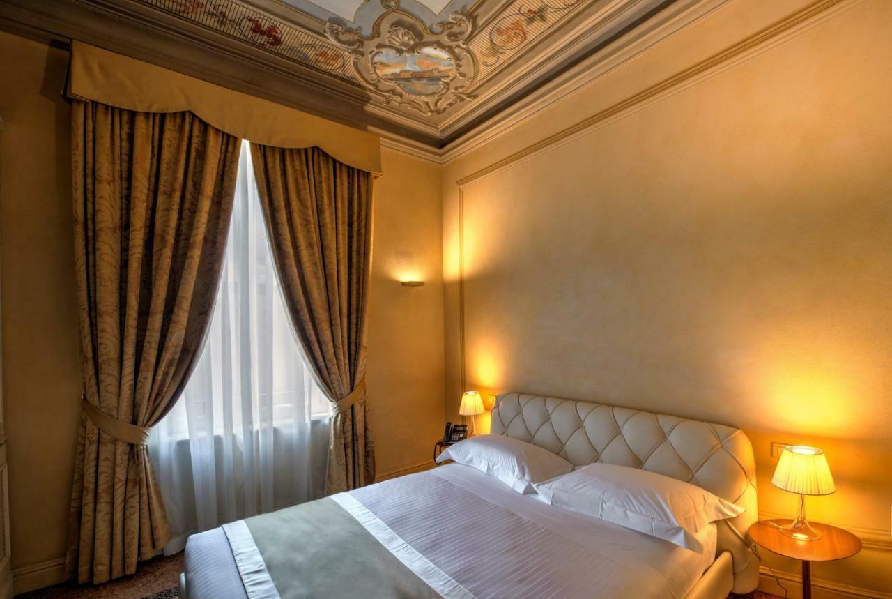 Hotel Rua Frati 48 In San Francesco โมดินา ภายนอก รูปภาพ