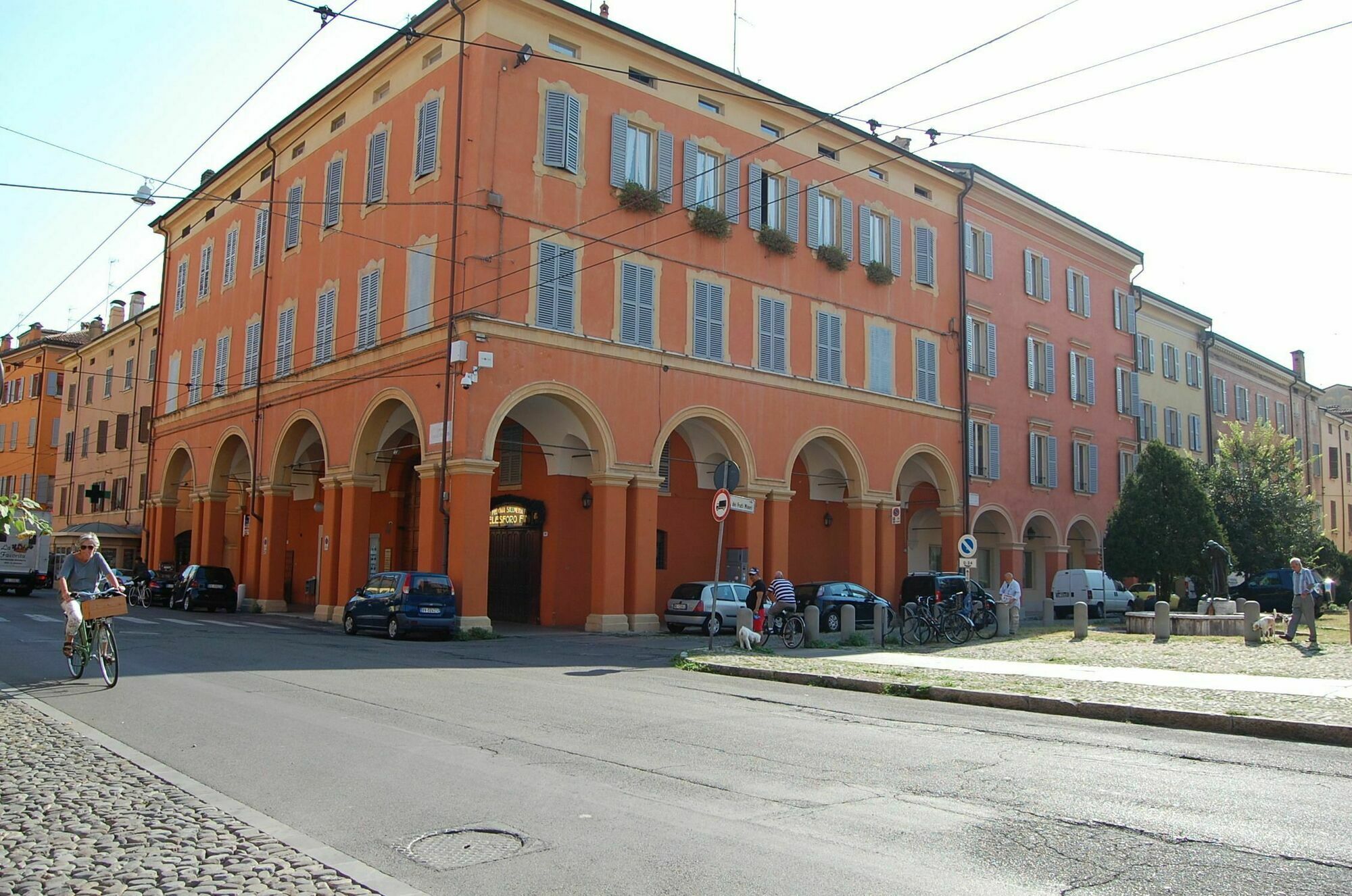 Hotel Rua Frati 48 In San Francesco โมดินา ภายนอก รูปภาพ