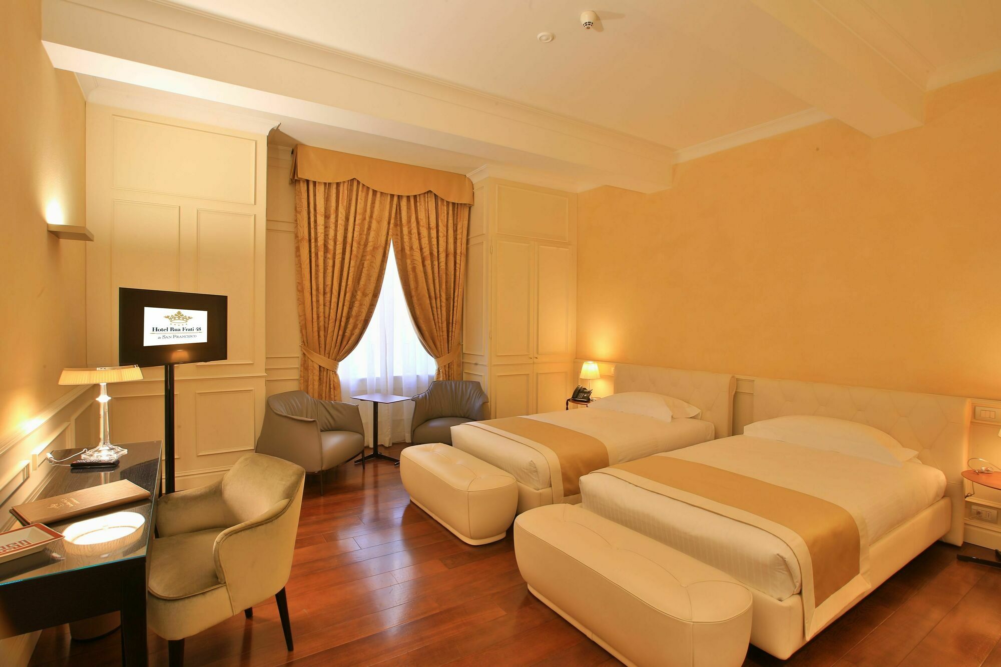 Hotel Rua Frati 48 In San Francesco โมดินา ภายนอก รูปภาพ